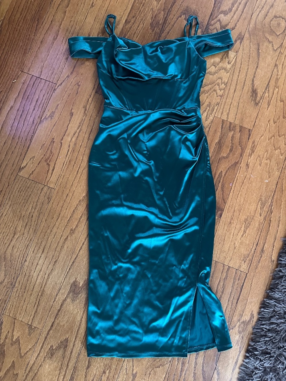 Women’s dress. Great for HOCO/Prom